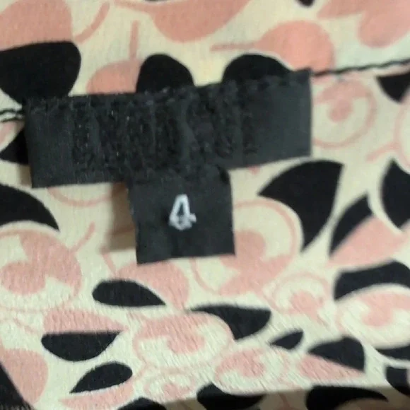 Anna Sui - Scalloped and Patterned Sleeveless Top - Picture 3 of 3